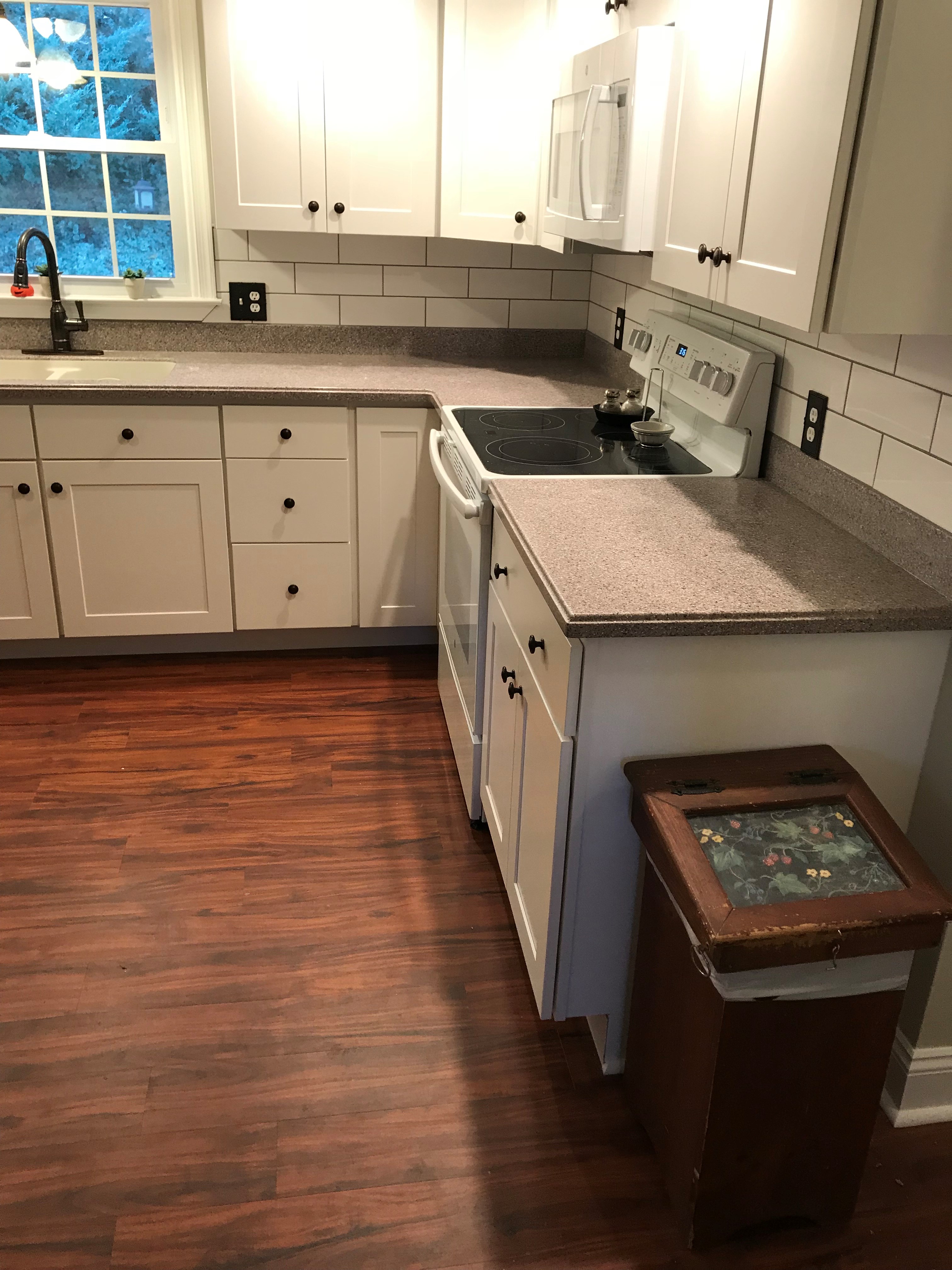 kitchen cabinet repair after right .jpg